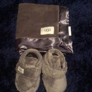 UGG boots toddler 2/3 grey